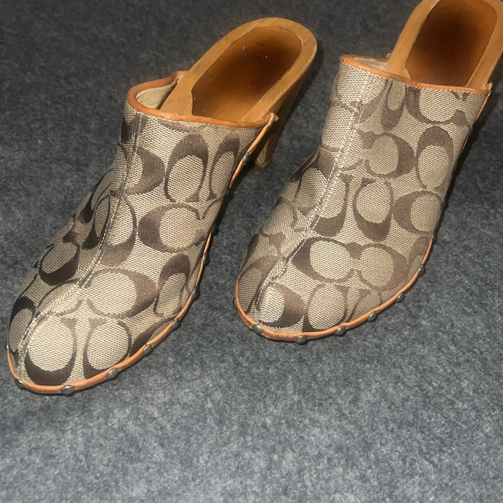 Clogs.
